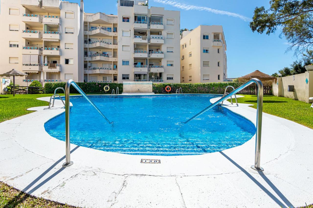 Sun & Sand Beach Apartment Марбелья Экстерьер фото